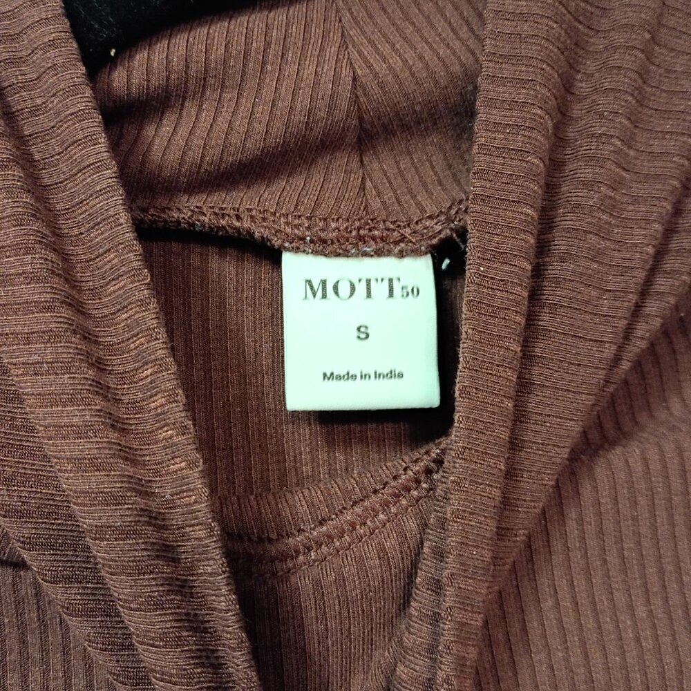 Mott50 Ribbed turtleneck long sleeve top NWOT